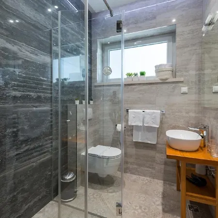 Vila Vega *